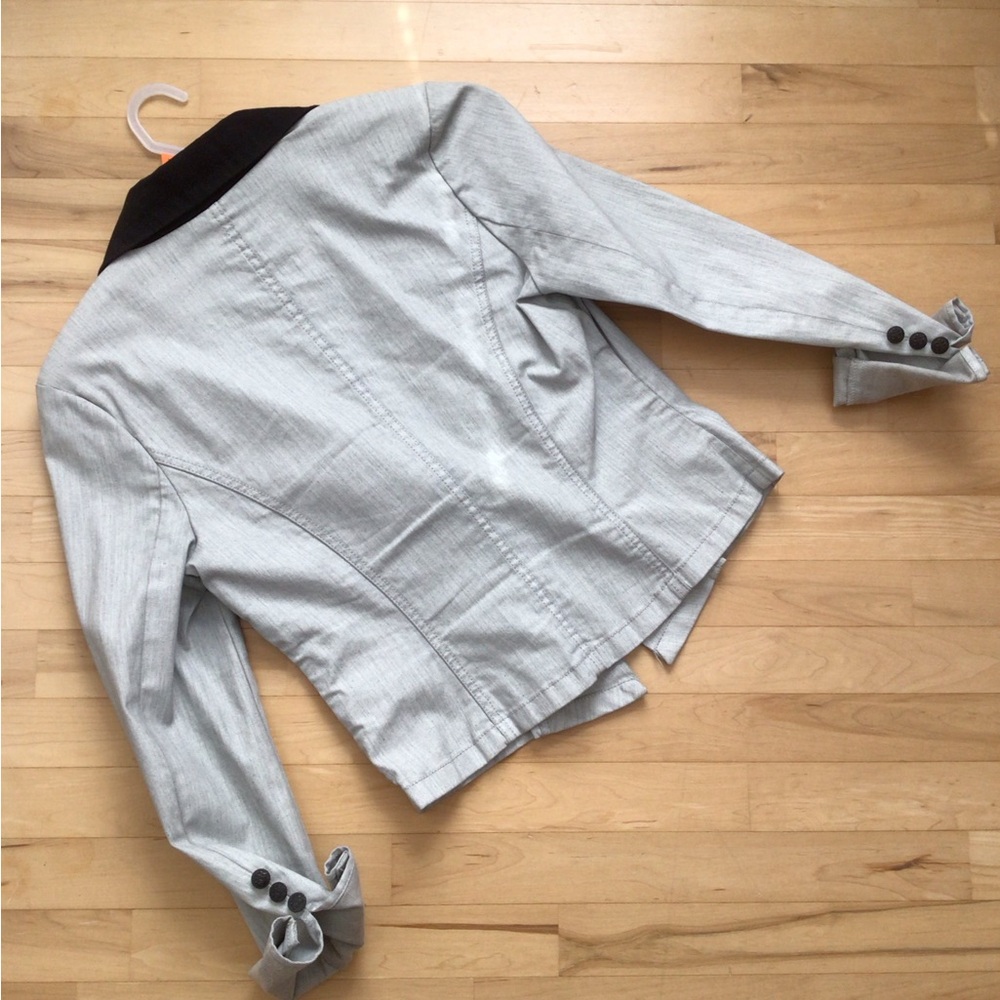 Rock & Republic Women's Gray Blazer with Black Collar - Picture 6 of 12